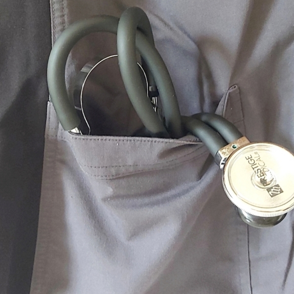 7pcs Assorted Scrub Bundle - Picture 6 of 6